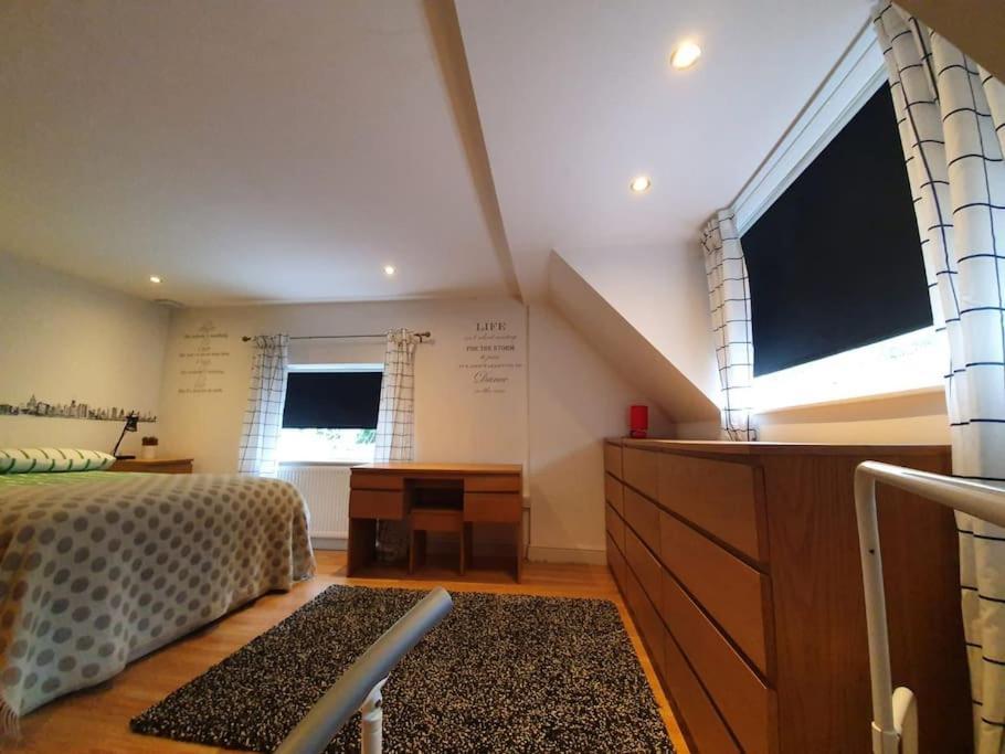 Amazing Flat In The Middle Of The Golf Course Lejlighed Manchester Eksteriør billede