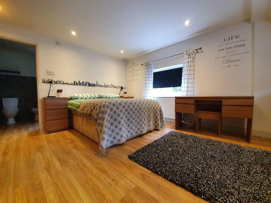 Amazing Flat In The Middle Of The Golf Course Lejlighed Manchester Eksteriør billede